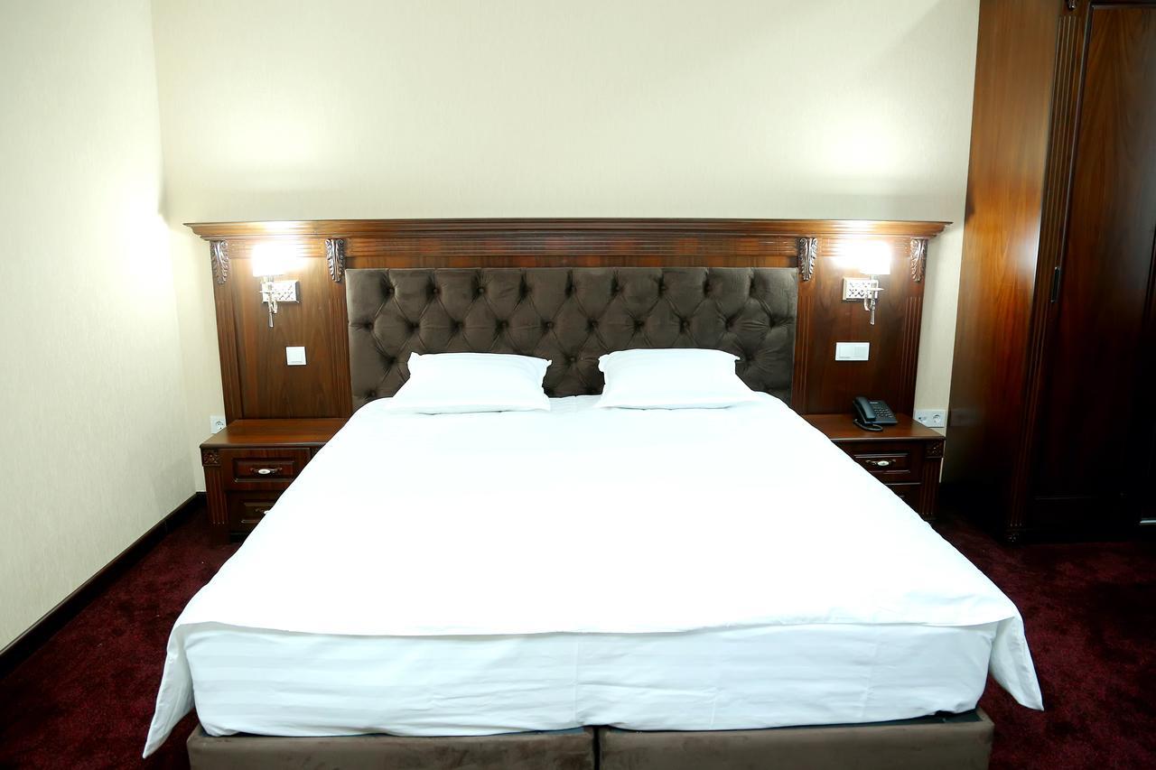 Hotel Grand Capital Tashkent Bagian luar foto